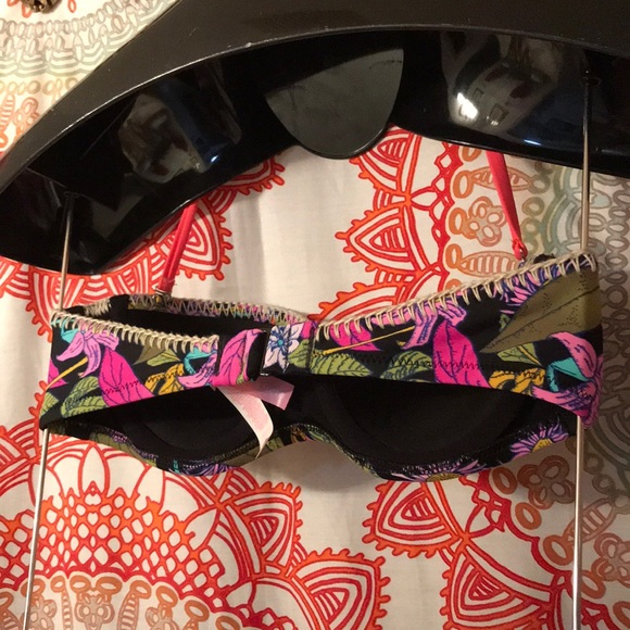 Victoria’s Secret 32B Bikini Bandeau Top - Picture 3 of 10